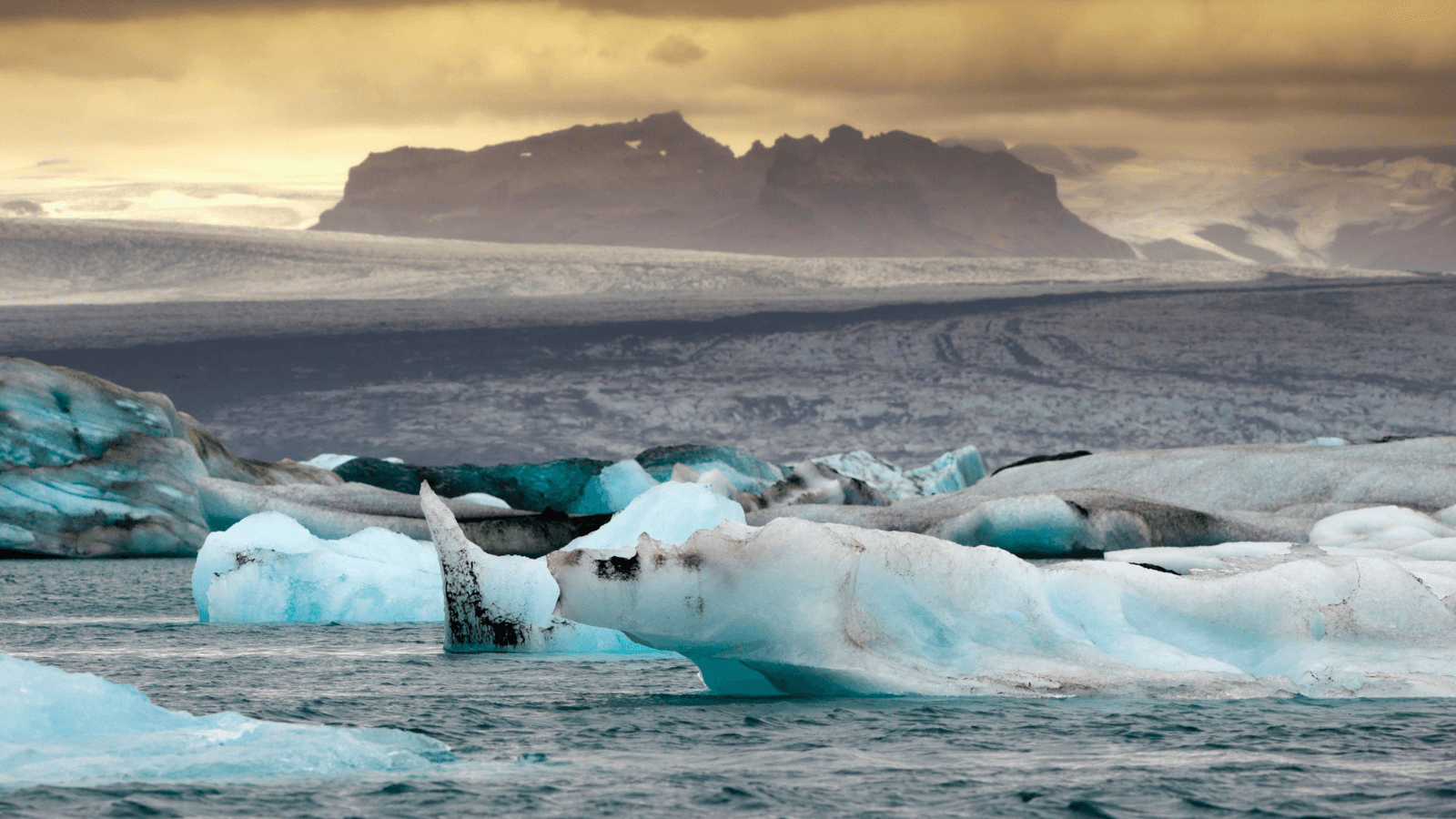 Vatnajökull glacial lake at sunset.