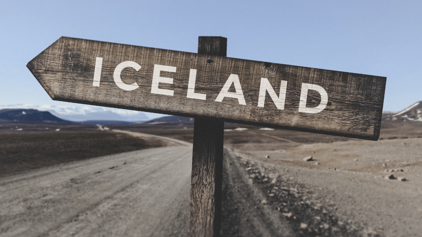 Signpost to Iceland.